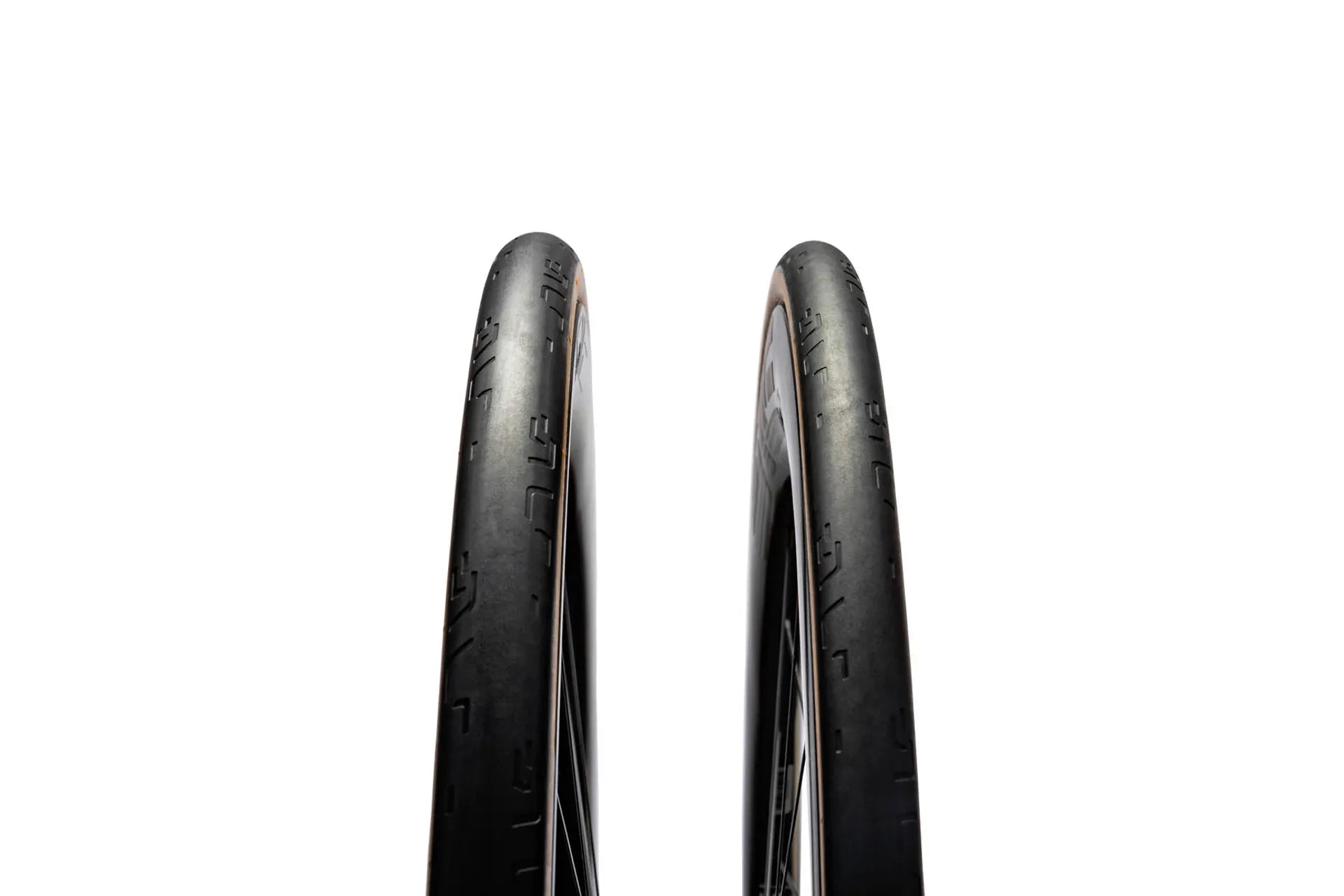 THE BICI GUIDE TO TUBELESS VS. TUBES