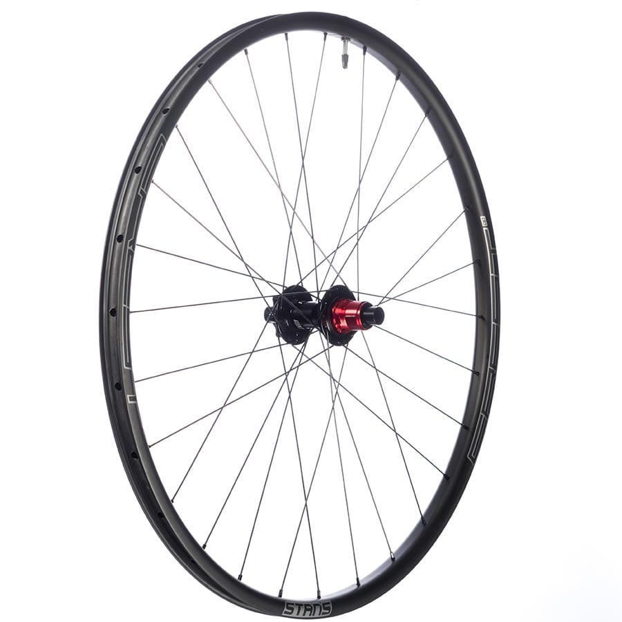 Stans No Tubes Crest CB7 Rear, 29'' / 622, Holes: 28, 12mm TA, 148mm, Disc IS 6-bolt, SRAM XD-R / 29 Wheels