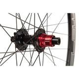Stans No Tubes Flow CB7 Stans No Tubes, Flow CB7, Wheel, Rear, 29'' / 622, Holes: 32, 12mm TA, 148mm, Disc IS 6-bolt, Shimano Micro Spline Wheels