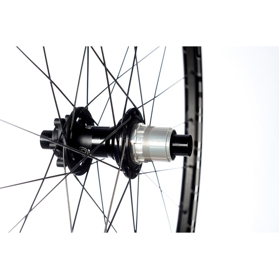 Stans No Tubes Podium SRD Stans No Tubes, Podium SRD, Wheel, Rear, 29'' / 622, Holes: 28, 12mm TA, 148mm, Disc IS 6-bolt, SRAM XD-R Wheels